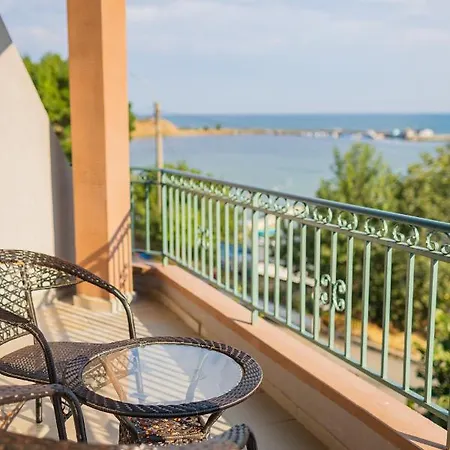 Hotel Lecardo *